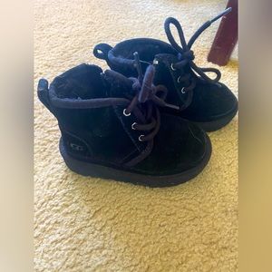 Black Ugg Neumel Kids boots